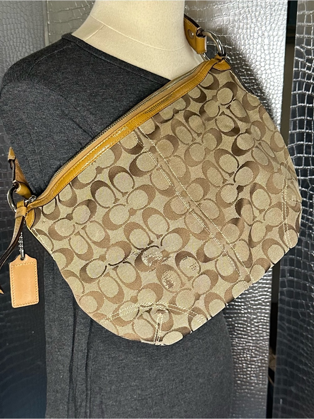 COACH Vintage Hobo Log Shoulder Bag Khaki/Doe Canvas Leather Note Condition
